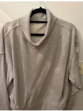 ALO Cozy Light Gray Funnel Neck Sweatshirt